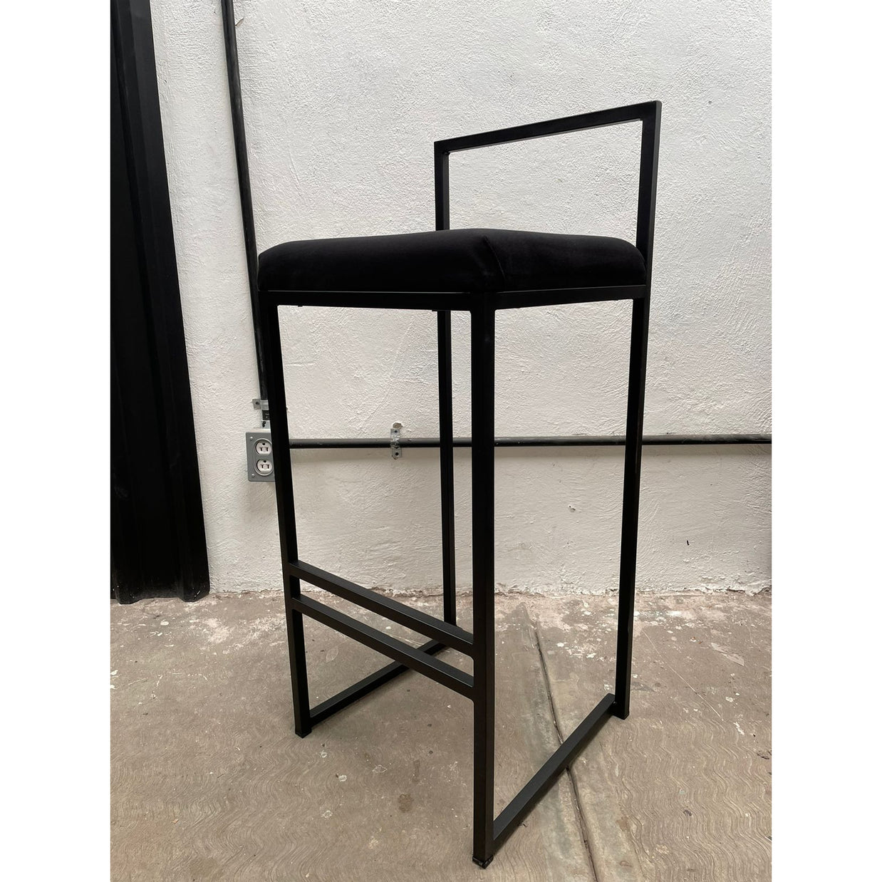 BANCO ALTO PARA BARRA ESTILO INDUSTRIAL 500